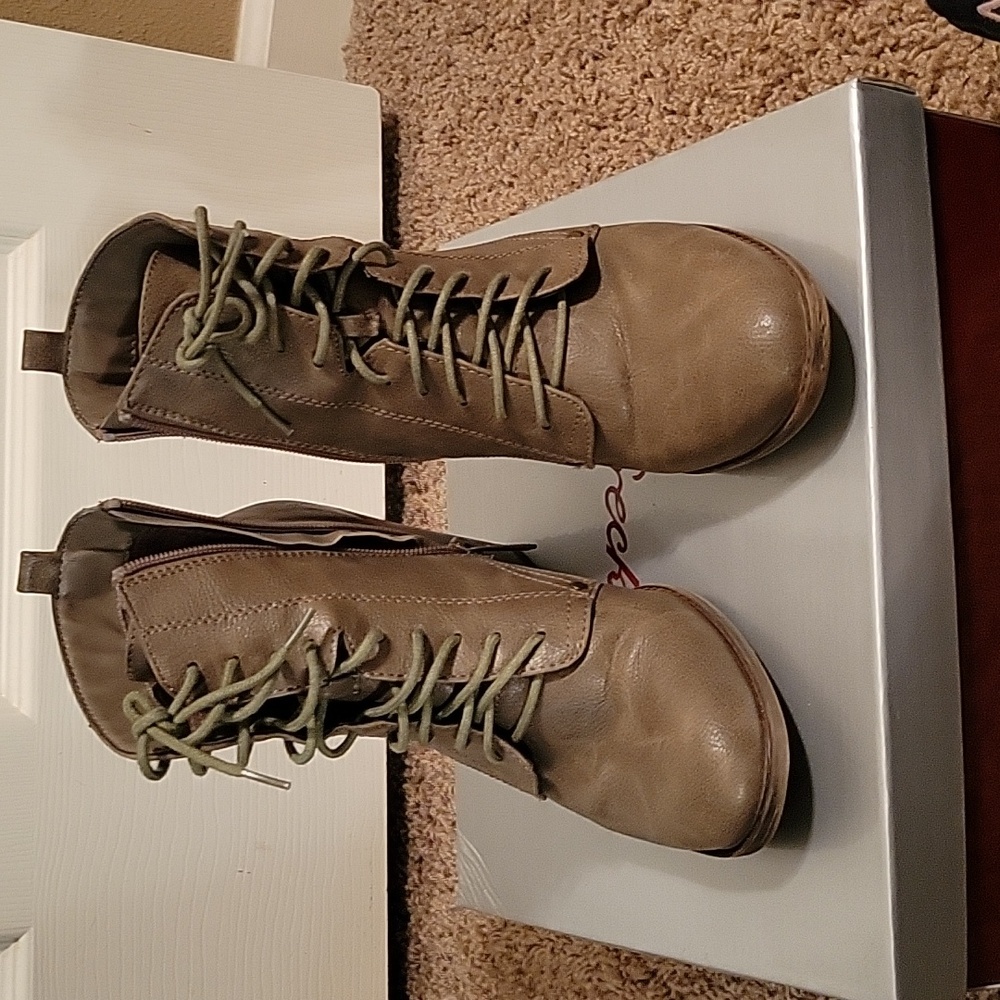 Breckelle Booties